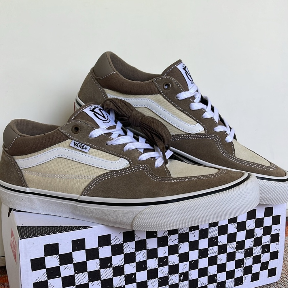 Vans WMNS Rowan Walnut
VN0A5JIC1NU
Sneakers - Picture 5 of 16